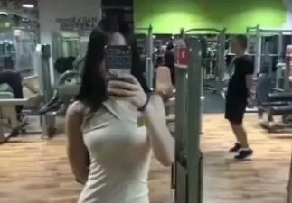 魔鬼身材健身教练可可兼职外围女，情趣酒店贴身伺候土豪，湿身诱惑！