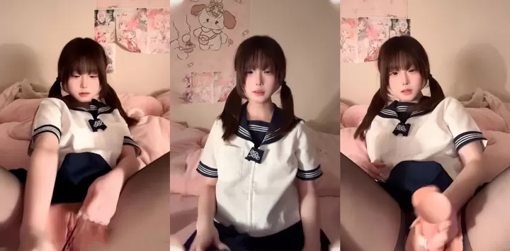 福利姬【饱饱咪】千元定制水手服淫语自慰视频，红色JK白丝袜纯欲撩人，假屌猛插粉穴狂揉爆乳浪叫不停
