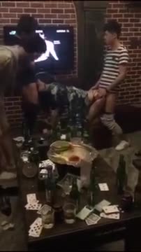网曝李X雪分手夜KTV醉后口爆后入疯狂3P,抖音微信对话全流出