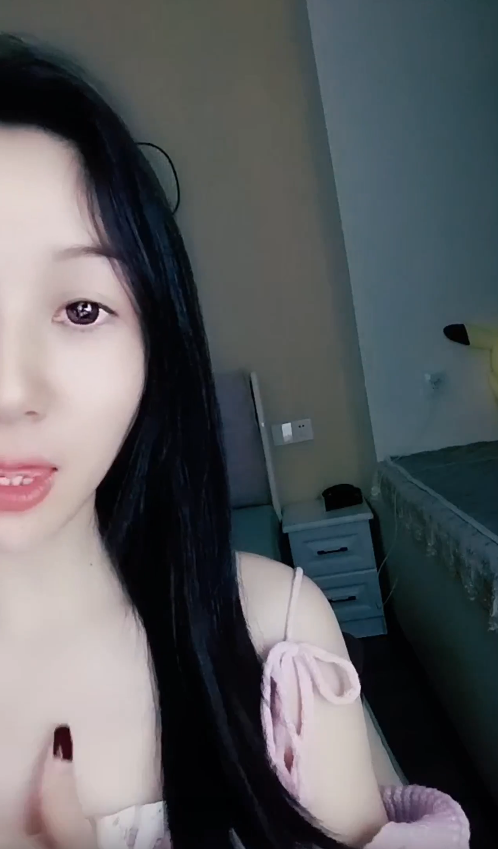 玉女新人初下海!【小钰的欲】刚下好尺度不大,很白